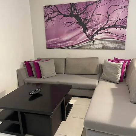 Gogo's Cosy House בית נופש העיירה רתימנו